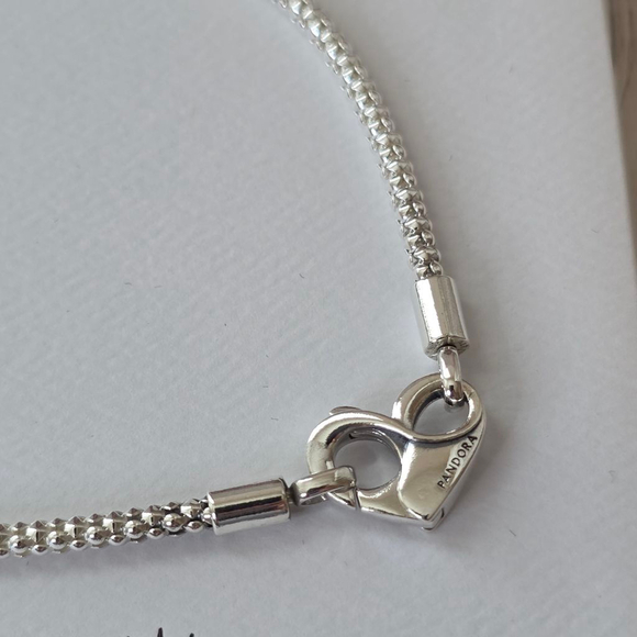 Pandora Silver Mesh Bracelet with Heart Clasp Size 9 - Picture 3 of 5